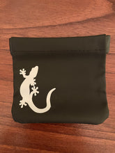 Load image into Gallery viewer, Senri Kawaguchi model  Earphone